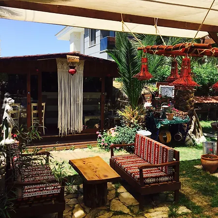 Ada Bed and Breakfast 2*