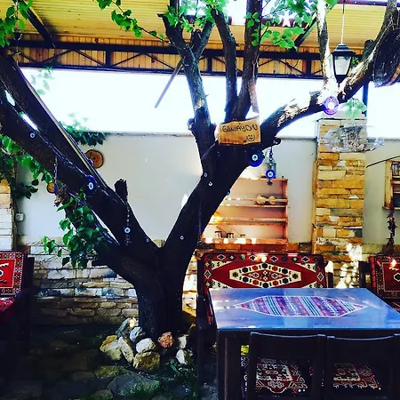 Ada Bed and Breakfast 2*