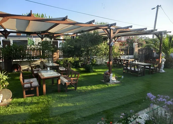 Ada לינה וארוחת בוקר 2*