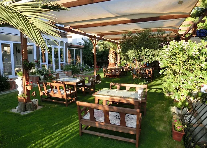 Ada לינה וארוחת בוקר 2*