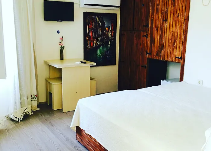 Ada לינה וארוחת בוקר 2*