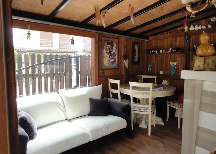 לינה וארוחת בוקר Ada 2*