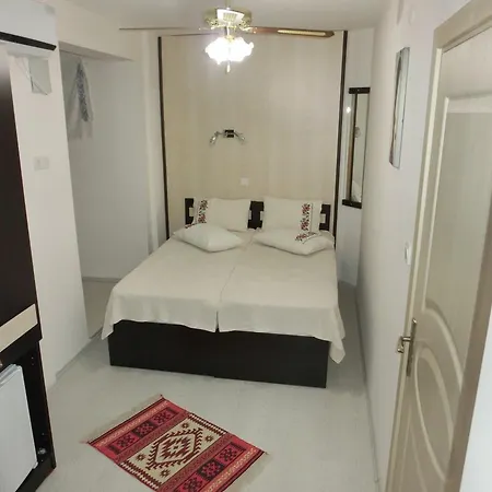 Ada Bed & Breakfast