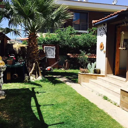 Oda ve Kahvaltı Ada 2*