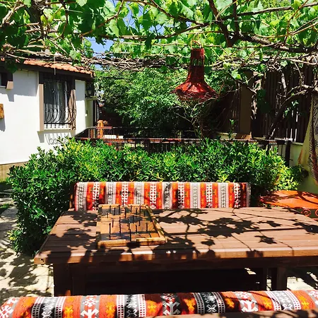 Ada Oda ve Kahvaltı Çeşme