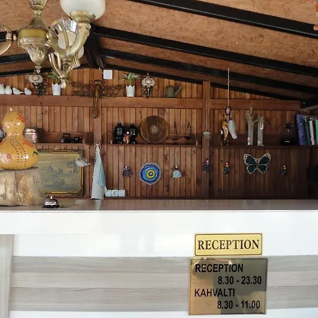 Ada Oda ve Kahvaltı Çeşme