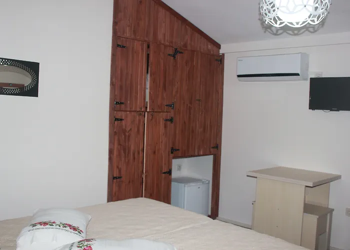 فندق مبيت وإفطار Ada